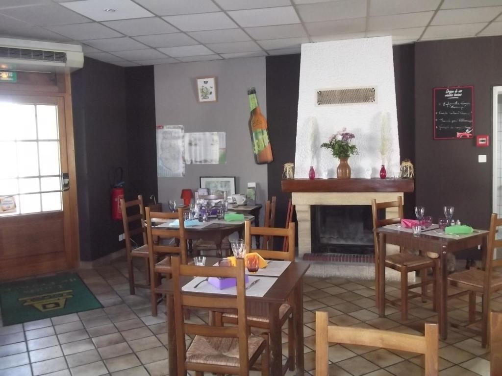 Hotel Des Cotes De Meuse Saint-Maurice-sous-les-Cotes Ngoại thất bức ảnh