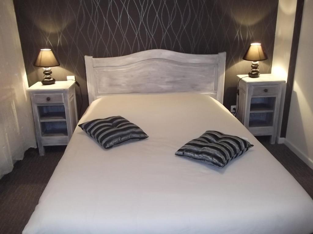 Hotel Des Cotes De Meuse Saint-Maurice-sous-les-Cotes Phòng bức ảnh